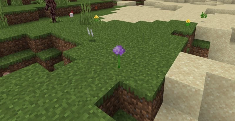 Another flower morph is a perfect way to hide in plain sight